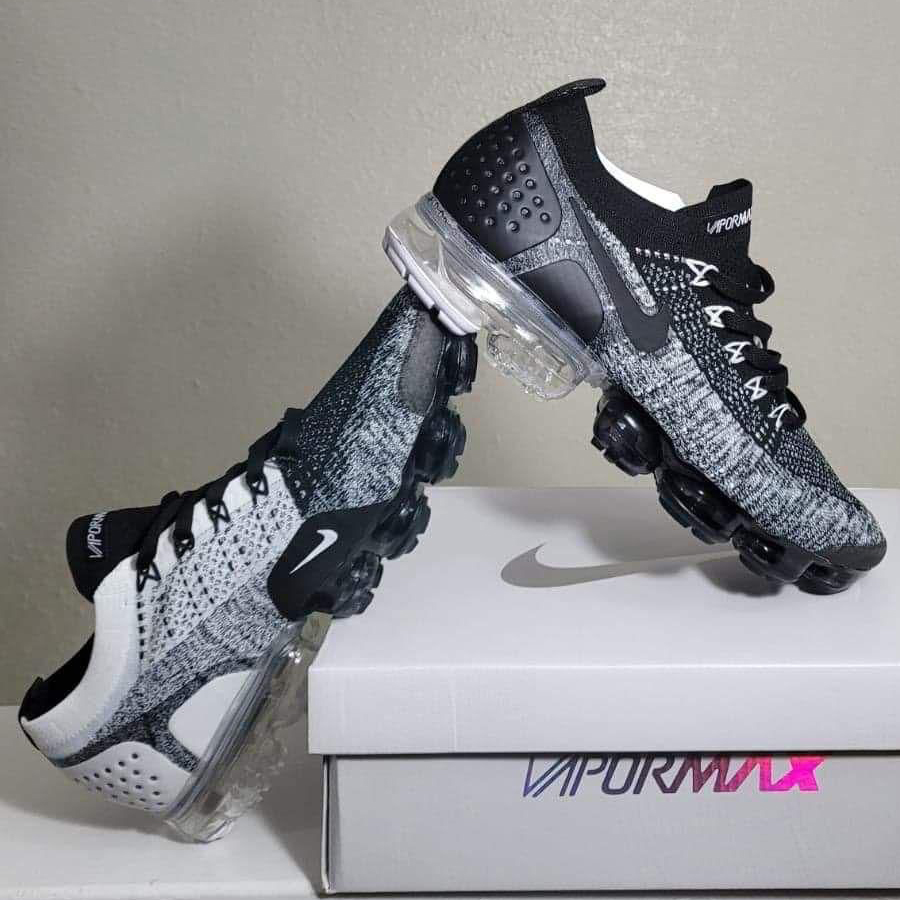 Vapor Max negro y blanco